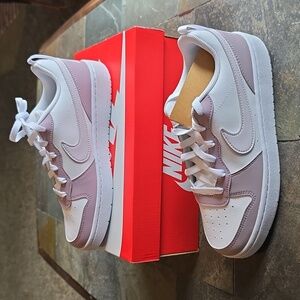 Nike Court Borough Low Recraft White/Venice-Plum Fog Size Women's 8.5 DV5456-134